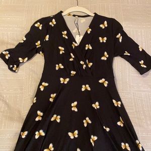 NWT Mother Bee Maternity dress (M) with tie that can be worn as a faux wrap